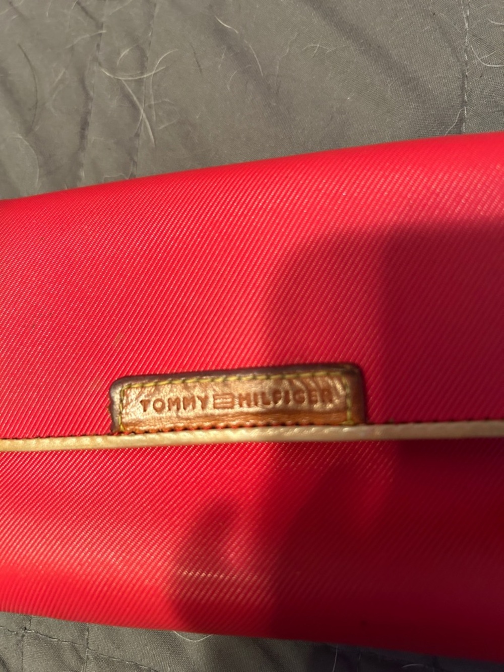 Tommy Hilfiger Red Trifold Wallet with Contrast Trim - Picture 2 of 11